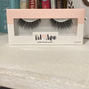 Red Aspen Lashes Chesca